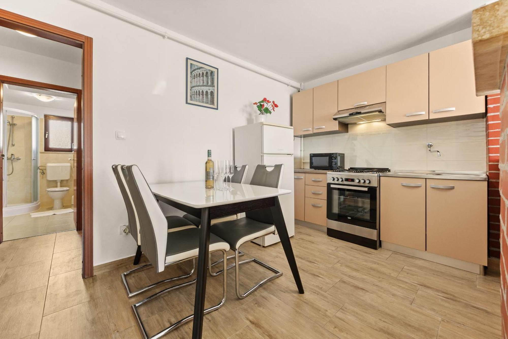 Apartment Karlo 604 *