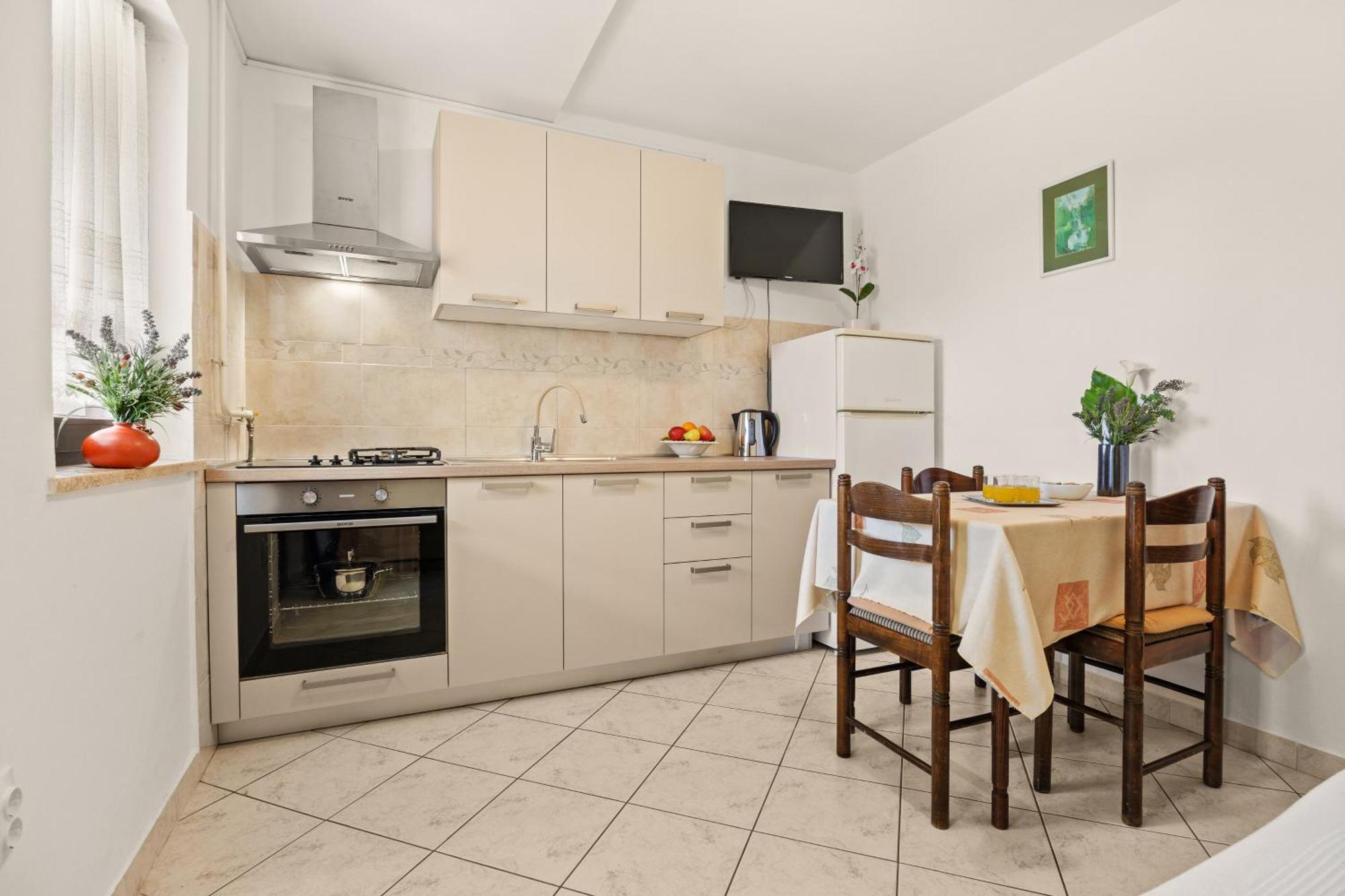 Apartment Karlo 604 *