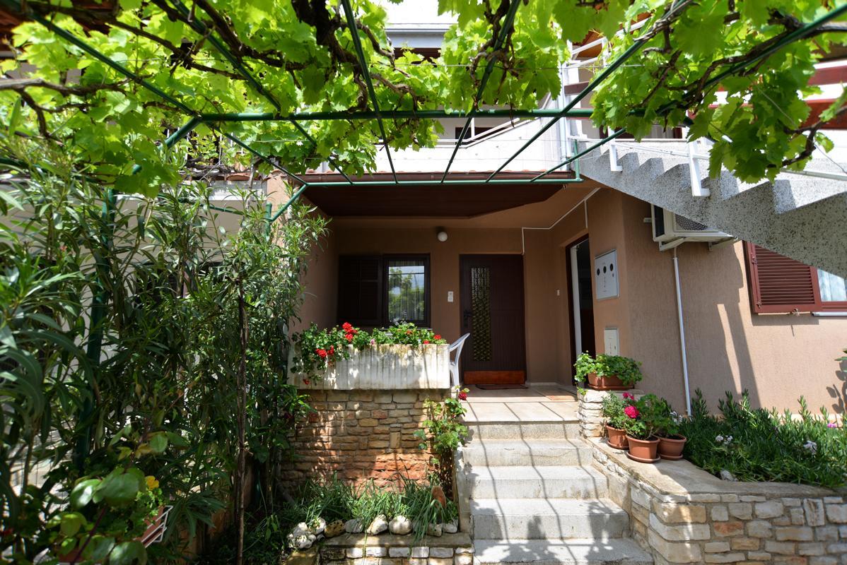 Karlo 604 Apartment